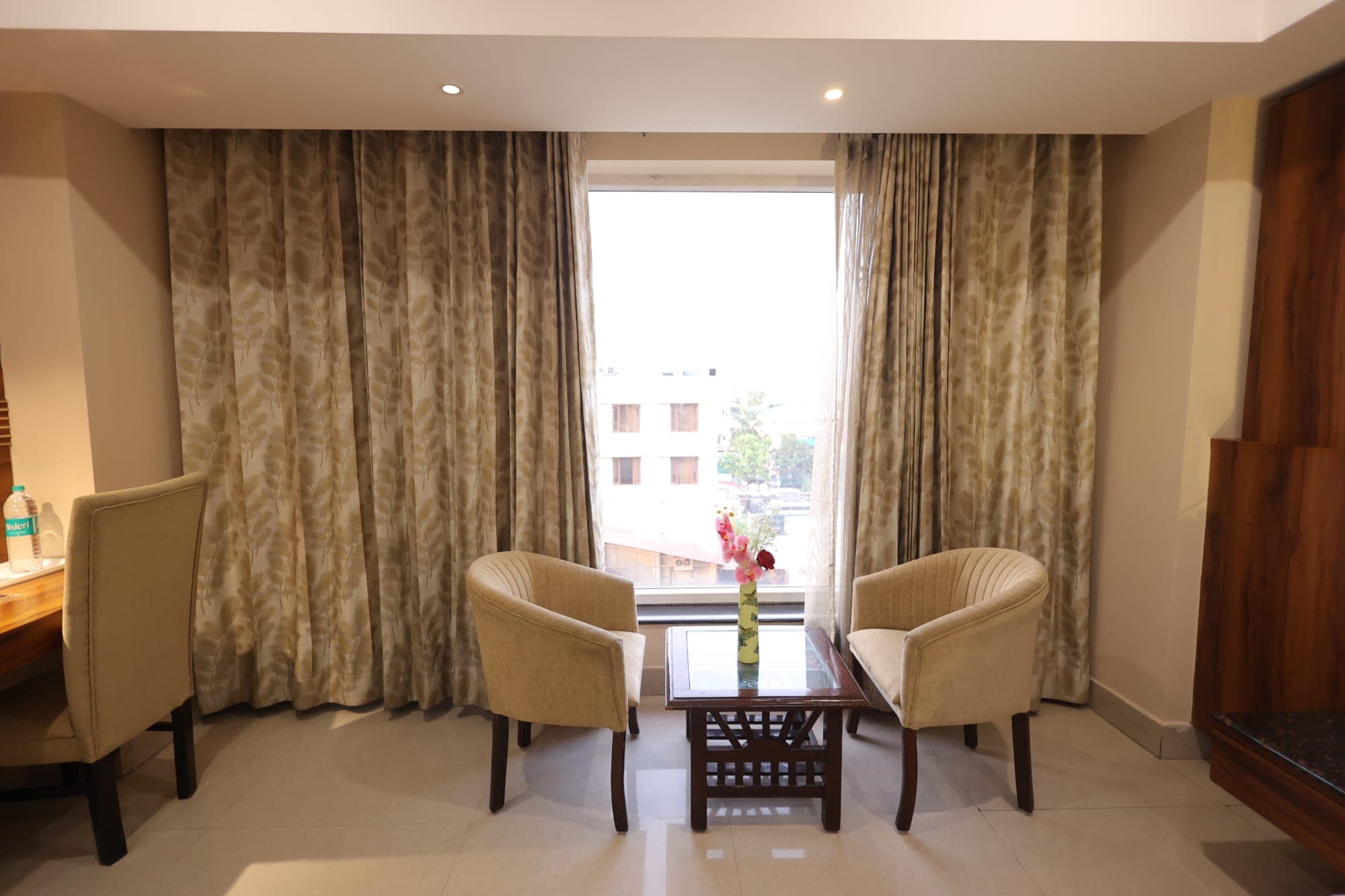 Premium Single Room 4